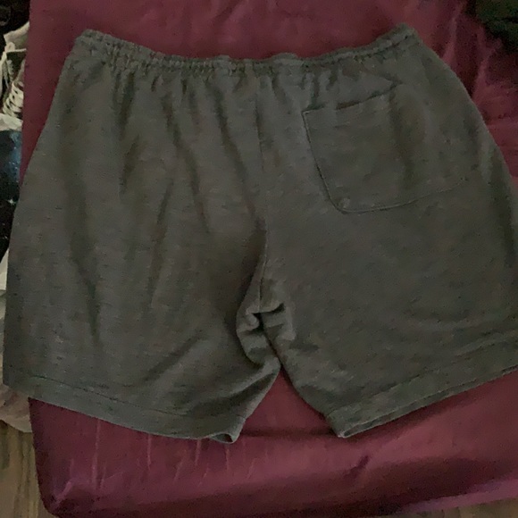 Shorts - Picture 2 of 3